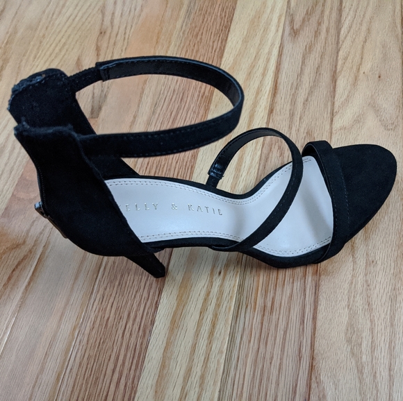 Shoes - Black Strappy Heels